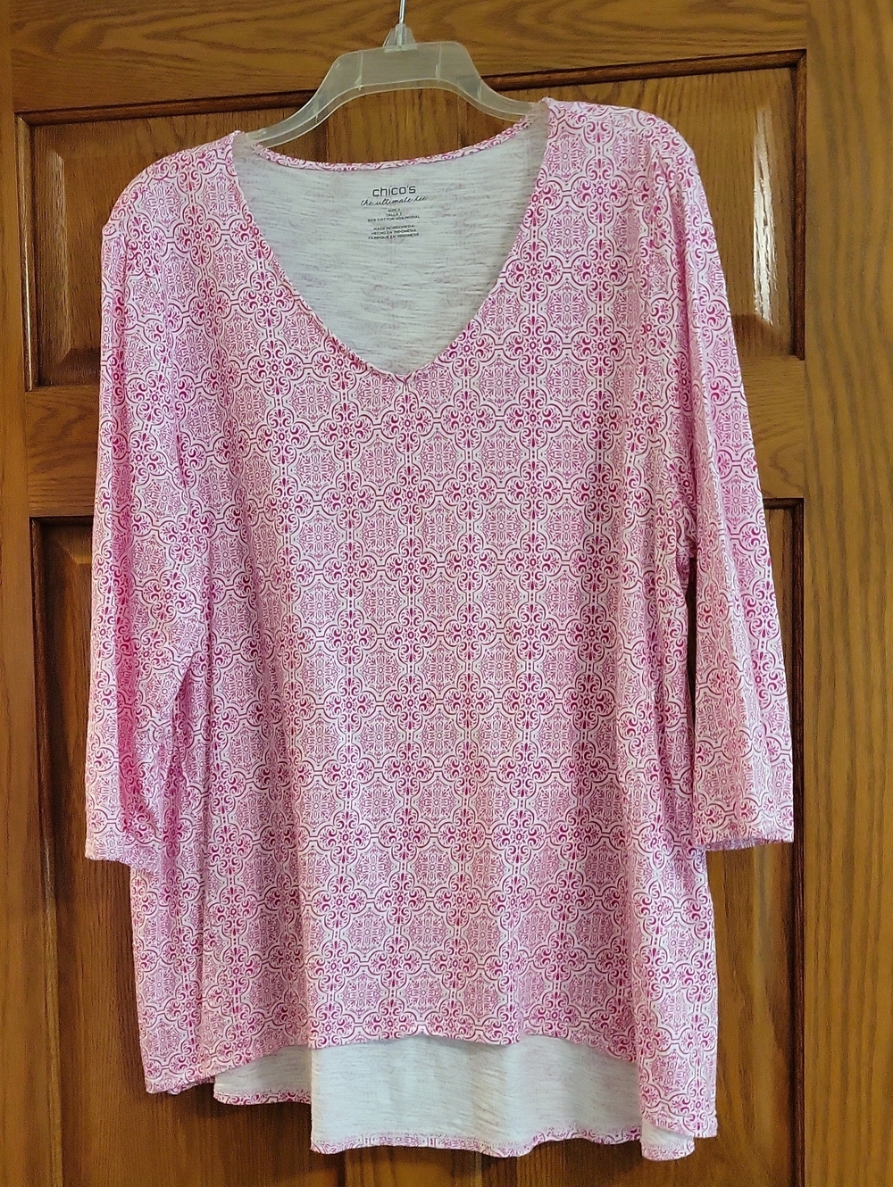 Chico's Pink Patterned V-Neck 3/4 Sleeve Top